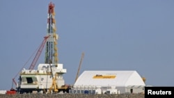 Буровая установка на шельфе Каспийского моря в районе Кашаганского нефтяного месторождения. 11 октября 2012 года.