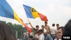 27 august 1991. Miting în centrul Chişinăului în sprijinul deciziei Parlamentului care a votat Declaraţia de Independenţă