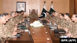 د پاکستاني پوځ افسران د جنرال باجوه په مشرۍ کې غونډه کوي (انځور له ارشيفه) 