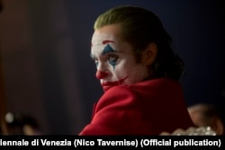 Хоакин Финикс в ролята на "Жокера" в едноименния филм на режисьора Тод Филипс.