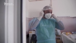 VIDEO. O zi din viața unui preot de spital COVID