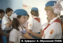 Визит 11-летней американки Саманты Смит в детский лагерь «Артек» в июле 1983 года, поселок Гурзуф, Большая Ялта