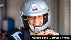 Pilotul de raliuri Horațiu Savu spune că, până când autoritățile vor decide supraînălțarea trecerilor de pietoni pe arterele unde șoferii depășesc viteza legală, e important ca fiecare să se păzească singur.