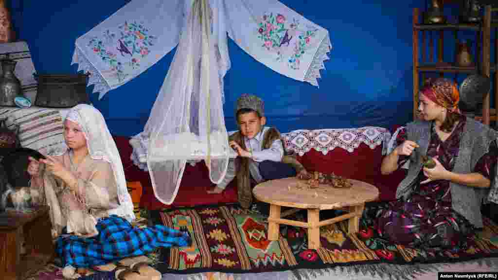 Bayramnıñ ğayrıdan tiklenmesine yönetilgen nazik bir tecribe yalıñız yigirmi üç sene devam etip, Qırımnıñ Rusiye tarafından ilhaqından soñ yekünlendi