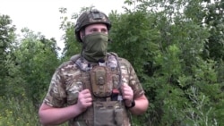 „Ei ne vânează, noi îi vânăm”: Unitățile ucrainene de drone luptă pentru a-și menține poziția în Donețk 