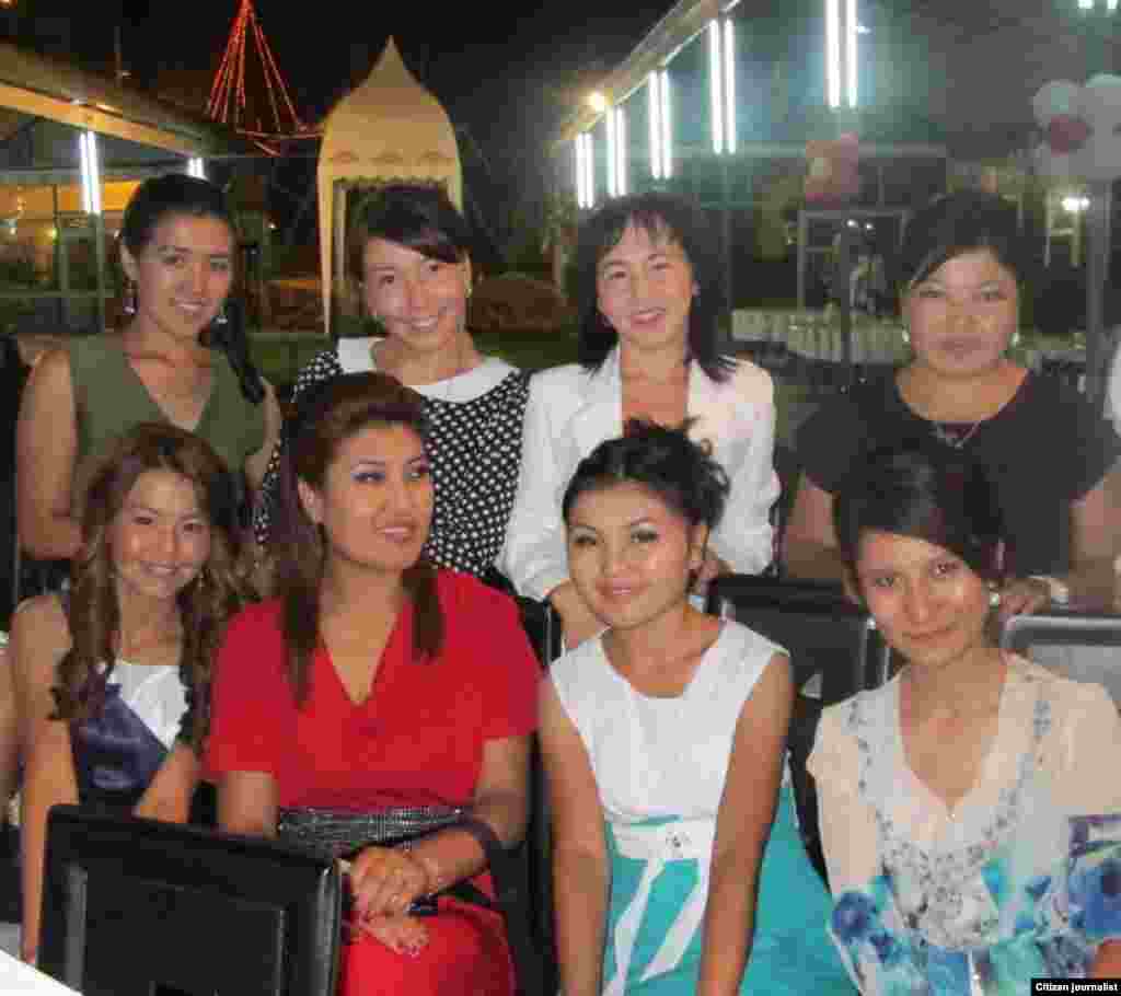 Женская половина радио "Ынтымак"