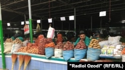 Уголок сельхозпродукции на одном из рынков Душанбе