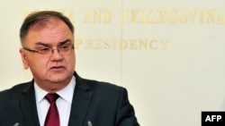 Mene tužba ne zanima jer će se brzo dokazati da nije bila legitimna: Ivanić