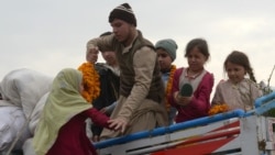 په پاکستان کې مېشت افغان کډوال خپل وطن ته ستنېږي.