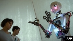 Теспиан роботу.