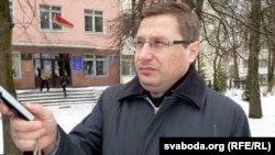 Jurnalistul Uladzimir Laptsevich a fost arestat pentru presupusa participare la proteste neautorizate.