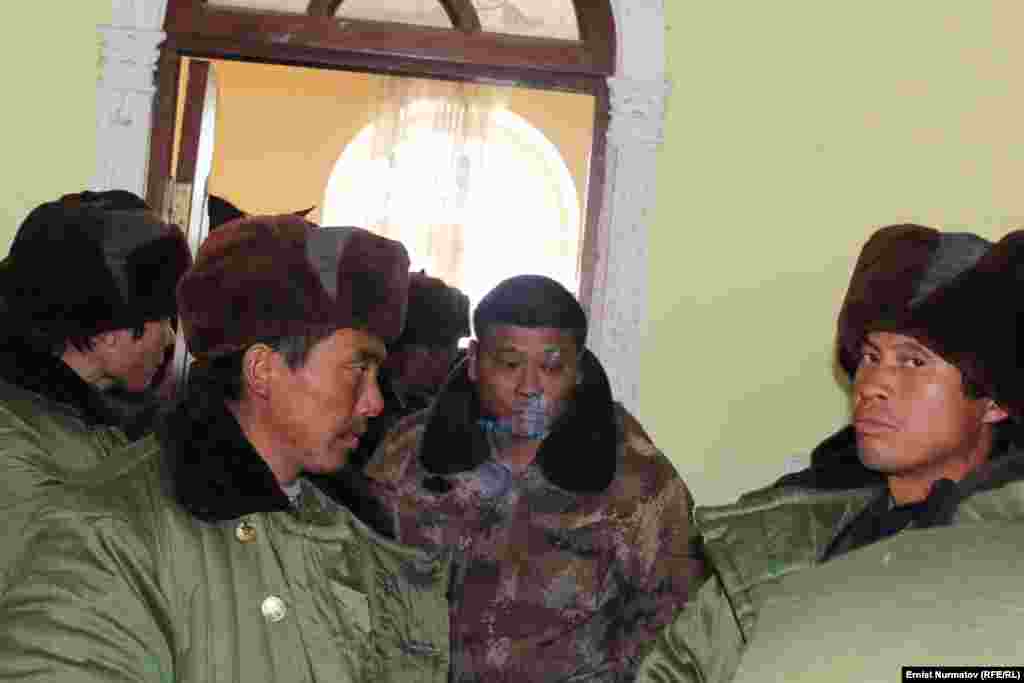 Китайские рабочие в Куршабе были заняты на строительстве линии электропередач 220 кВ Датка - Узловая