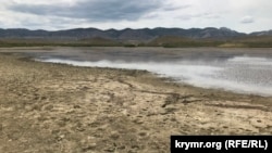 Suvı qalmağan Bugaz gölü, Qırım