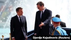 Svečani doček za francuskog predsednika upriličen je ispred Palate Srbije u Beogradu