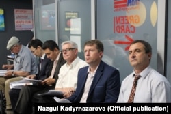 Петр Шмидт - третий справа.