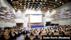 Comisia Europeană ar putea adopta în aprilie 2024 un regulament care să prevadă în ce condiții pot fi sancționate modificările de tip deepfake.