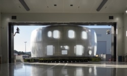 Poslamaýan polatdan edilen köp sanly gaplar Halkara termoýadro synag reaktoryna getirildi. Ol gaplar awgust aýynda Fransiýanyň günortasyna eltildi.