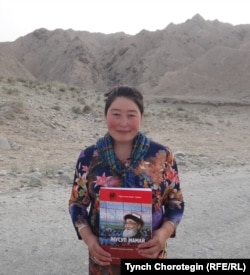 Турсунай Нааман, мугалим айым, Кең-Кыр айылы. 26.7.2015.