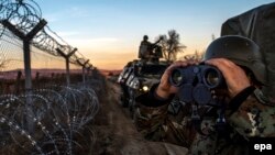 Una dintre metodele de a opri valul de migranți care vin din Grecia a fost ridicarea de către Macedonia de Nord a unui gard de sârmă ghimpată