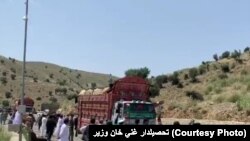 د غلام خان لار