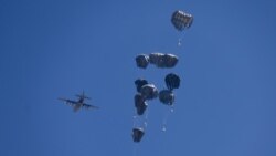 Teksa ndihmat bien nga qielli, palestinezët kalojnë "nëpër ferr" për një thes miell