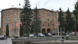 Վանաձորի համայնքապետարանը դատի է տվել Սամվել Դարբինյանին՝ պահանջելով հատուցել իր պաշտոնավարման տարիներին քաղաքին պատճառած վնասը