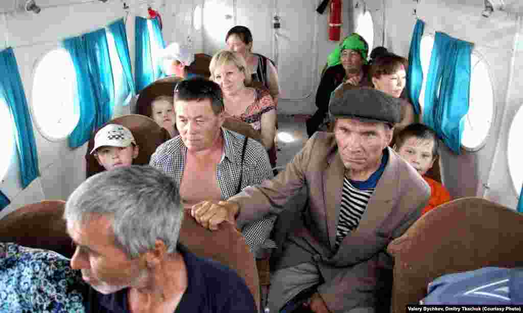 Атнага бер йөри торган очкычта бер вакытта да урын булмый. Пилотлар кешеләрне кызганып күбрәк тә алырга мөмкин. Бу очкычлар да бик тузган инде