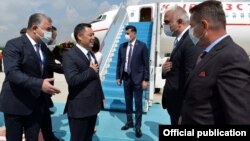 Садыр Жапаровду Анкарада тосуп алуу учуру. 