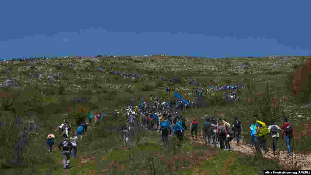 2017 senesi mayıs ayı. Altın tamğalı bayraqlar Çatırdağ seferinde