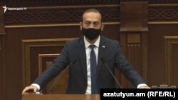 Председатель Национального собрания Армении Арарат Мирзоян выступает на заседании парламента (архив)