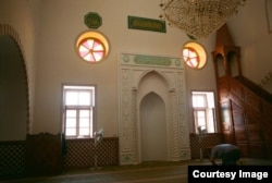 Pentru Hirano, învățarea limbii este una dintre modalitățile de a înțelege cultura tătarilor din Crimeea. Fotografie făcută de Takashi în Crimeea în anul 2010