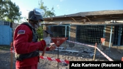 Азербайжан менен Армениянын чек ара чатагында жабыркаганы айтылган азерлердин Агдам айылындагы үй.   15-июль, 2020-жыл.