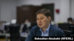 Сапар Исаков.