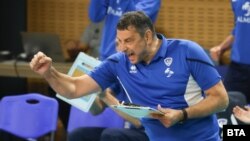 Николай Желязков ликува по време на финала за Суперкупата на България по волейбол между столичния "Левски" и пловдивския "Локомотив Авиа", 19 октомври 2025 г.