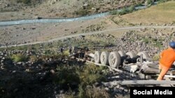 На трассе Душанбе - Худжанд - Чанак временами происходят дорожно-транспортного происшествия. Архивное фото