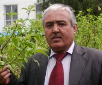 Холмуъмин Эмомов