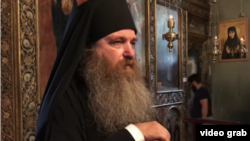 Cвященнослужитель, которого многие считают одним из наиболее вероятных преемников Илии Второго, настроен явно против диалога с представителями Московского патриархата