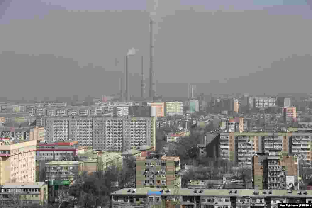 Бишкек ар дайым Борбордук жылуулук борборунан чыккан түтүндүн кучагында.