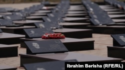 Groblje u selu Mejë, Đakovica.