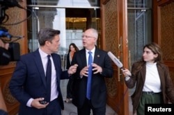 კირილ დმიტრიევი (შუაში) ერ-რიადი, 2025 წ. 18 მარტი