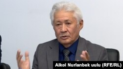 Турсунбек Акун.