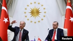 АКШнын вице-президенти Жо Байден менен түрк президенти Эрдоган август айында жолуккан эле.