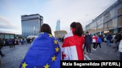 اروپايي ټولنې له ګرجستانه غوښتي چې په پارلماني ټاکنو کې د شوې بې نظمۍ په اړه پلټنې وکړي.