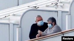 "Diamond Princess" кемесинин жүргүнчүлөрү.