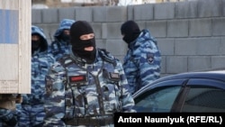 İşğal etilgen Qırımda Rusiye uquq qoruyıcıları