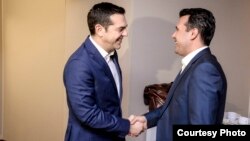 Архивска фотографија - премиерите на Македонија и на Грција, Зоран Заев и Алексис Ципрас