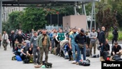 Mercenari români evacuați din Goma - estul Republicii Democratice Congo (RDC), după un conflict între rebelii M23 și Forțele Armate ale Republicii Democratice Congo (FARDC), la punctul de trecere a frontierei Grande Barrier - 29 ianuarie 2025