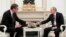 Presidenti i Serbisë, Aleksandar Vuçiq gjatë takimit në Moskë me presidentin rus, Vladimir Putin.