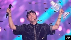 Йоханнес Пич (сахнадагы аты - JJ)