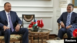 Встреча президентов Турции (справа) и Азербайджана, Стамбул, 7 июня 2010 г. 